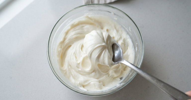 Ultimate Guide on How to Frost  Tips and Techniques for Perfect Frosting Every Time